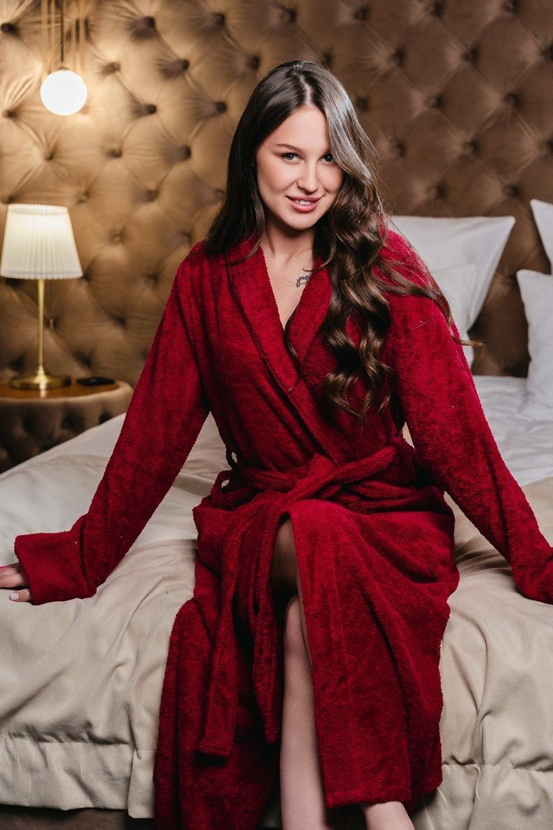 снимок Халат махровый женский бордовый от магазина BIO-TEXTILES ОПТ