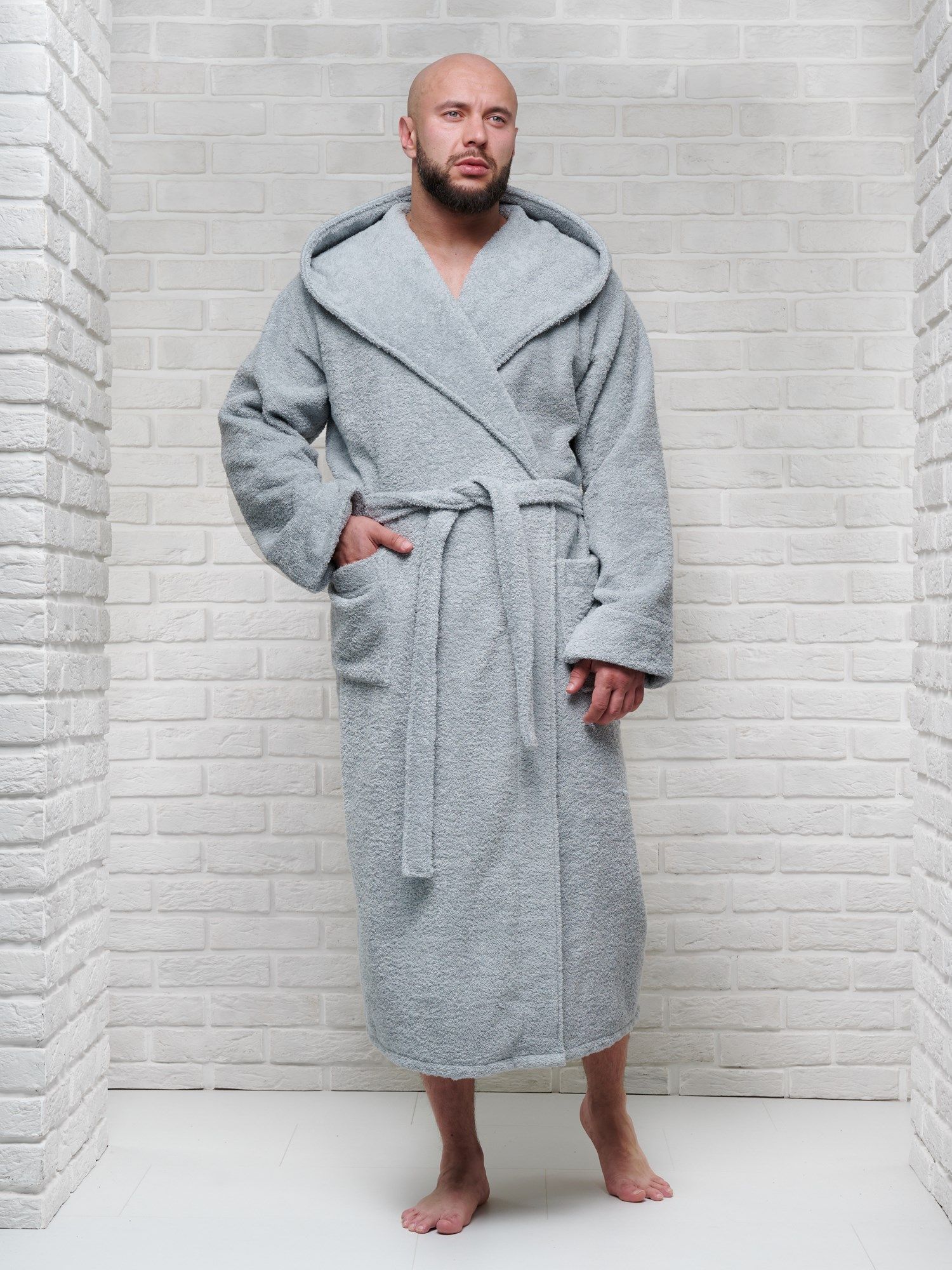 снимок Халат мужской махровый PandaHug с капюшоном, светло-серый от магазина BIO-TEXTILES ОПТ