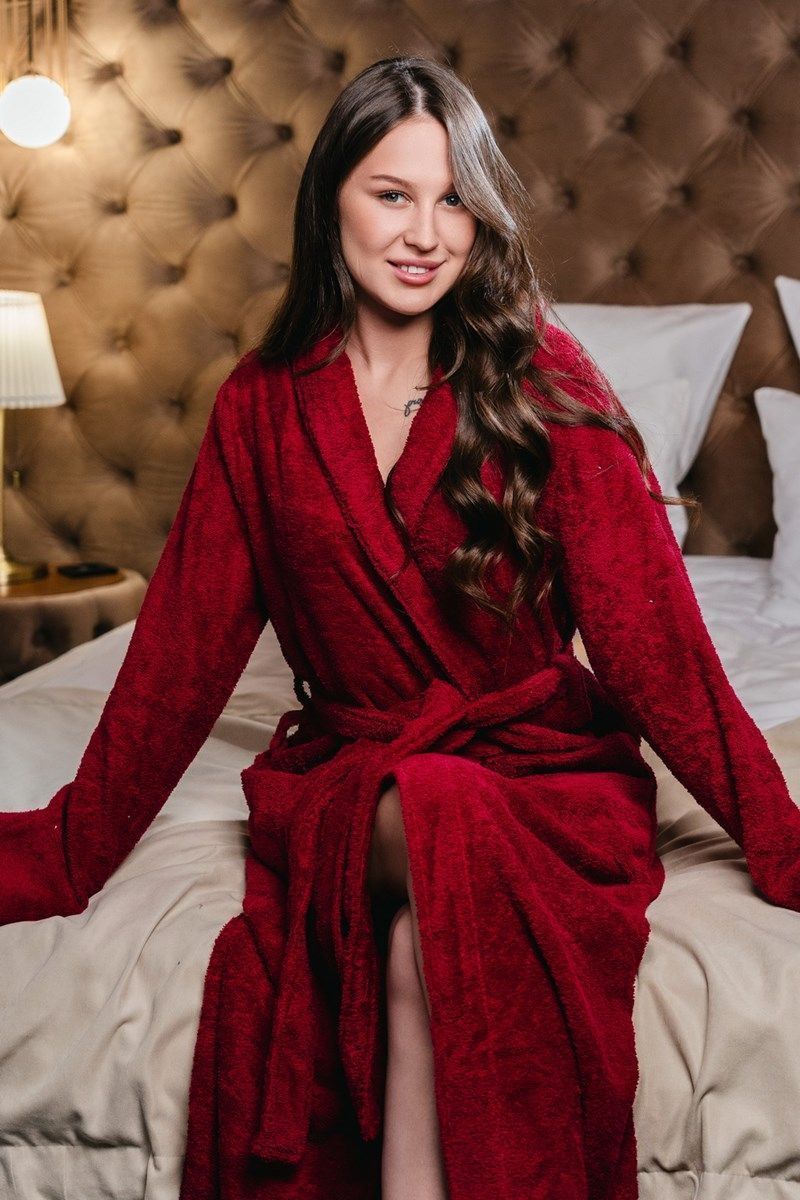 снимок Халат махровый женский бордовый от магазина BIO-TEXTILES ОПТ