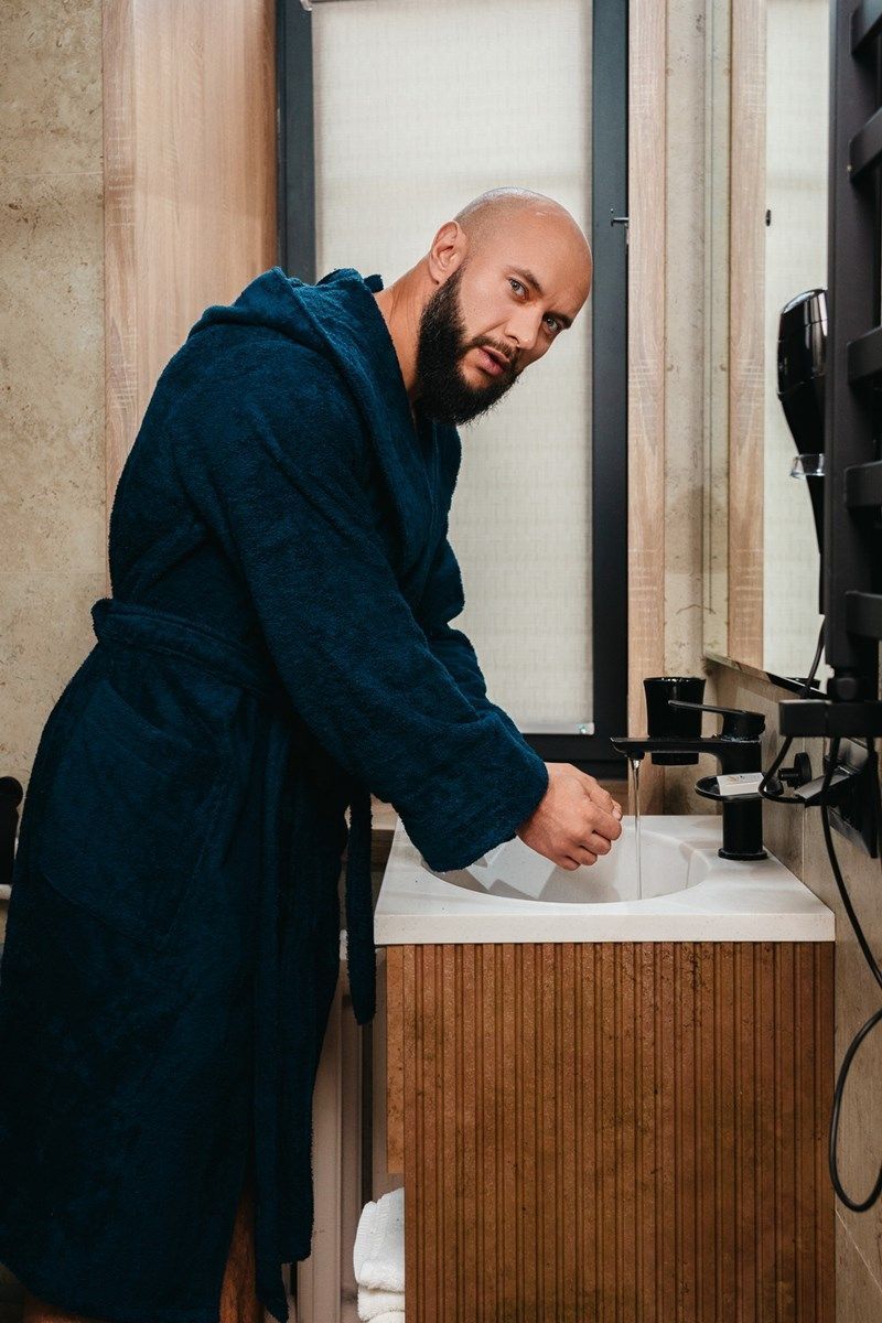 снимок Халат махровый с капюшоном, темно-синий от магазина BIO-TEXTILES ОПТ