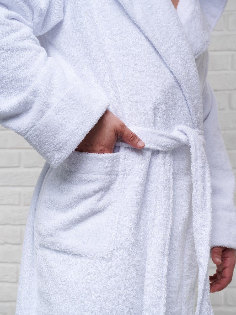 снимок Халат мужской махровый PandaHug с капюшоном, белый от магазина BIO-TEXTILES ОПТ