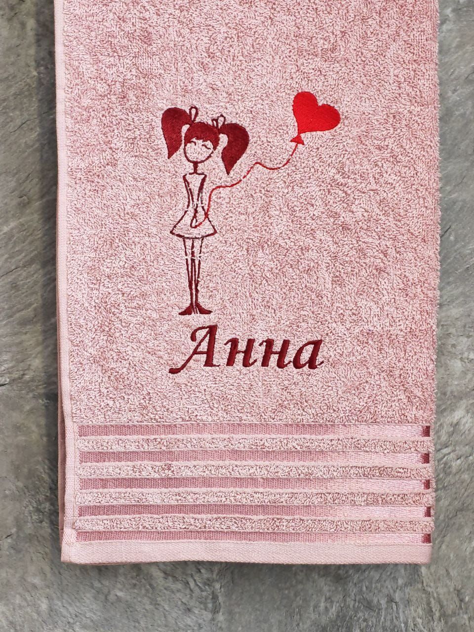 снимок Полотенце с вышивкой 50*90 "Анна" розовое от магазина BIO-TEXTILES ОПТ
