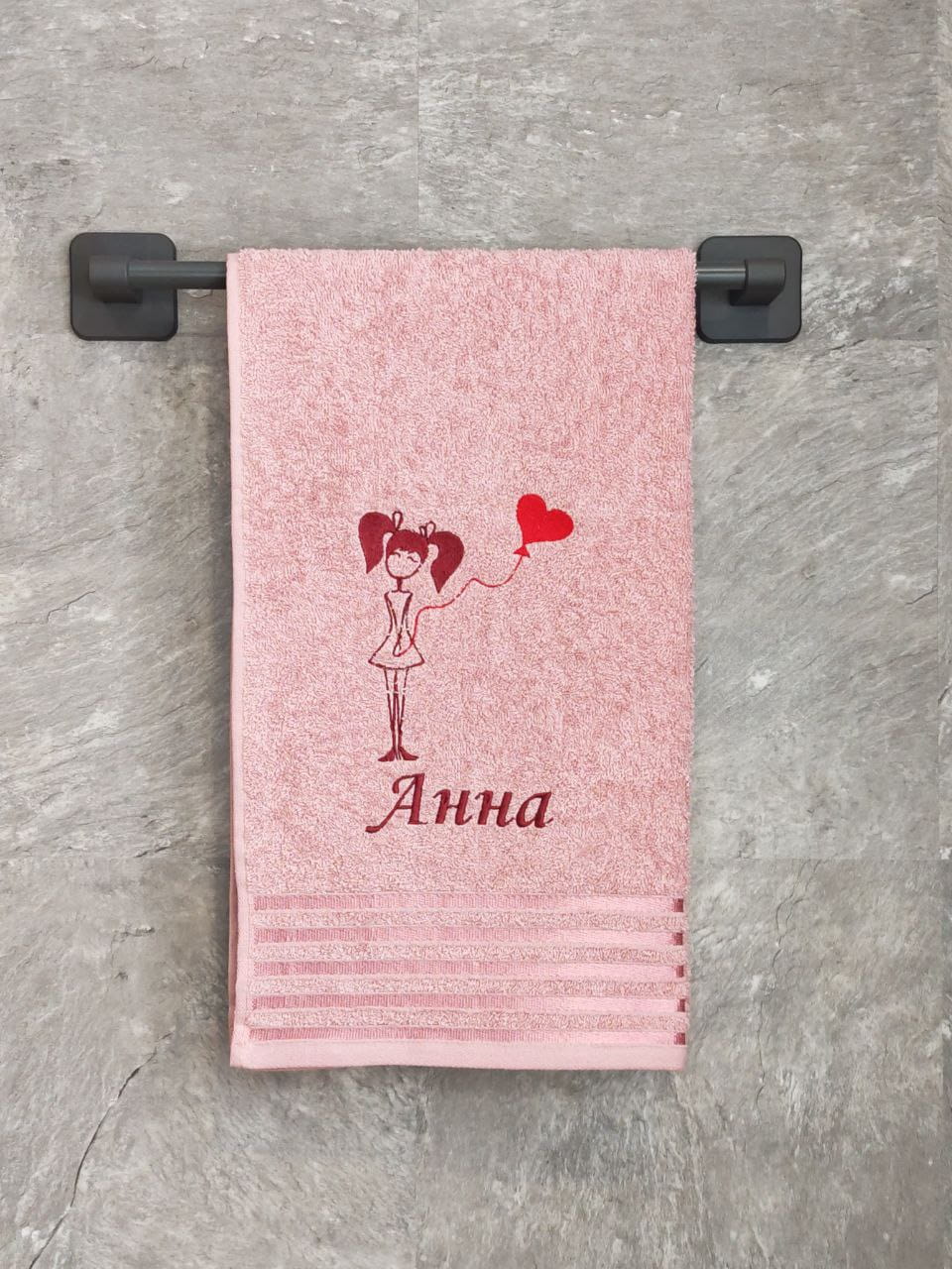 снимок Полотенце с вышивкой 50*90 "Анна" розовое от магазина BIO-TEXTILES ОПТ